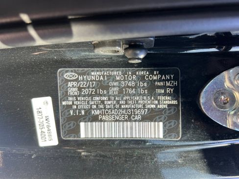 Used 2017 Hyundai Veloster Value Edition image 24