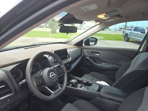 Used 2023 Nissan Rogue SV FWD image 10