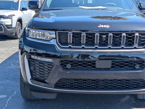 New 2026 Jeep Grand Cherokee L Limited AWD/4WD image 10