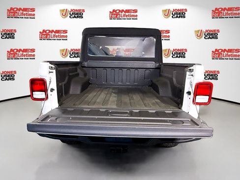 Used 2023 Jeep Gladiator Sport AWD/4WD image 28