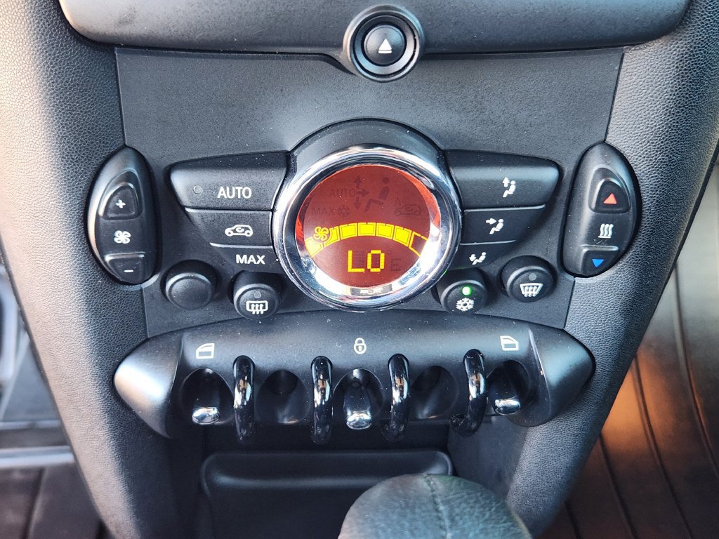 Used 2011 MINI Cooper Clubman FWD image 23