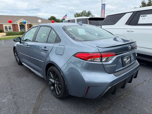 Used 2023 Toyota Corolla SE w/ SE Premium Package FWD image 7