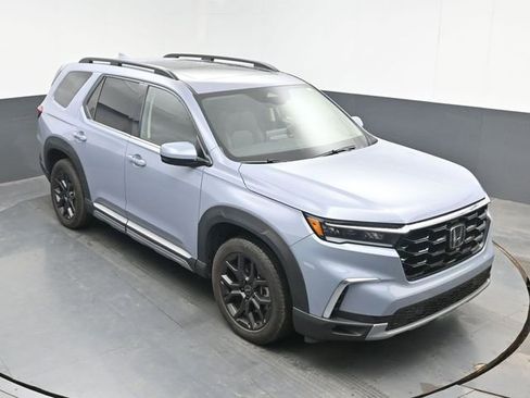 Used 2025 Honda Pilot Touring image 13
