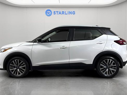 Used 2023 Nissan Kicks SV FWD image 3