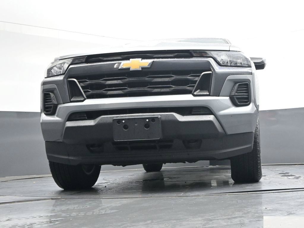 Used 2023 Chevrolet Colorado LT AWD/4WD image 43