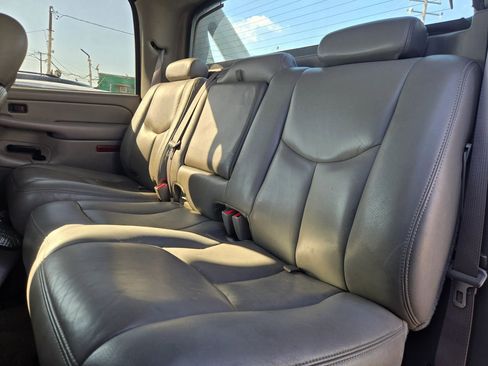 Used 2005 Chevrolet Avalanche LT w/ Preferred Equipment Group image 13