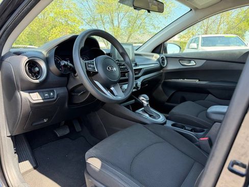 Used 2019 Kia Forte LXS FWD image 9