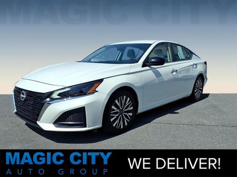 Used 2025 Nissan Altima 2.5 SV FWD image 1