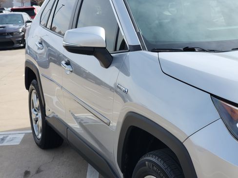 Used 2019 Toyota RAV4 Limited w/ Limited Grade Weather Package image 10