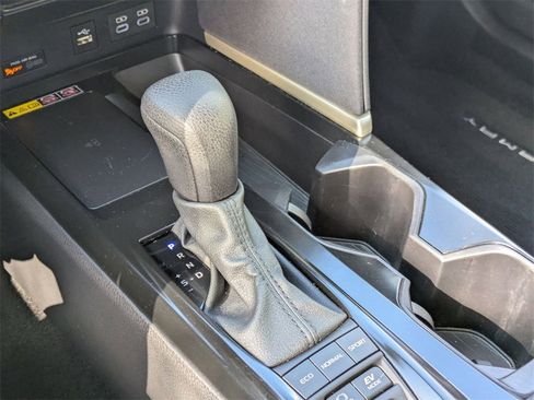 Used 2025 Toyota Camry LE image 23