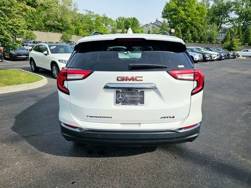 Used 2022 GMC Terrain AT4 w/ Tech Package AWD/4WD image 9