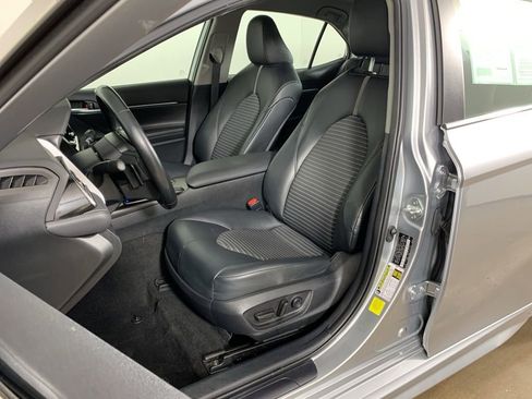 Used 2024 Toyota Camry SE image 28