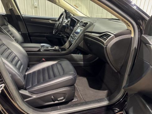 Used 2019 Ford Fusion SEL image 27