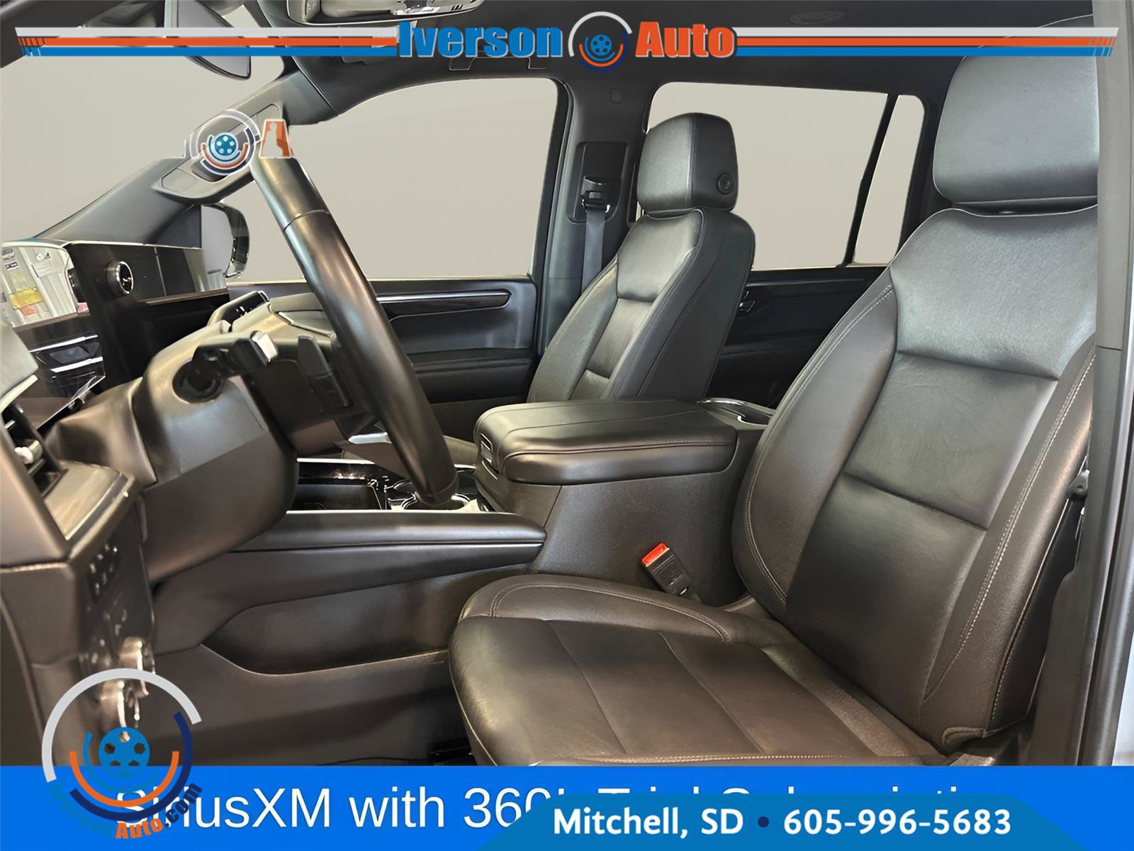Used 2025 Chevrolet Suburban Z71 AWD/4WD image 17