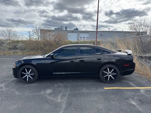 Used 2014 Dodge Charger SE image 6