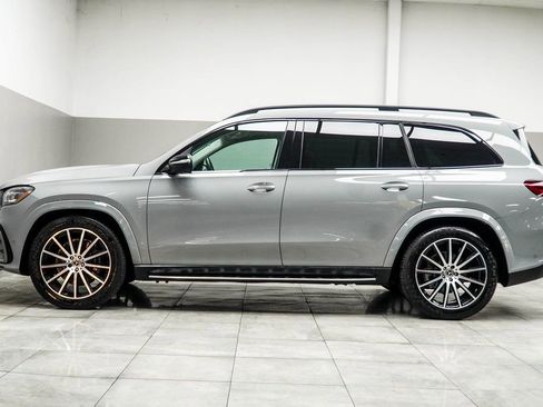 Used 2024 Mercedes-Benz GLS 580 4MATIC image 10