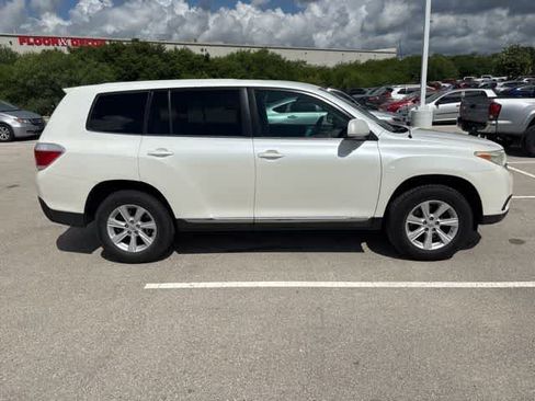 Used 2012 Toyota Highlander FWD image 6