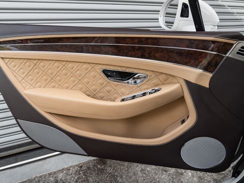 Used 2020 Bentley Continental GT image 28