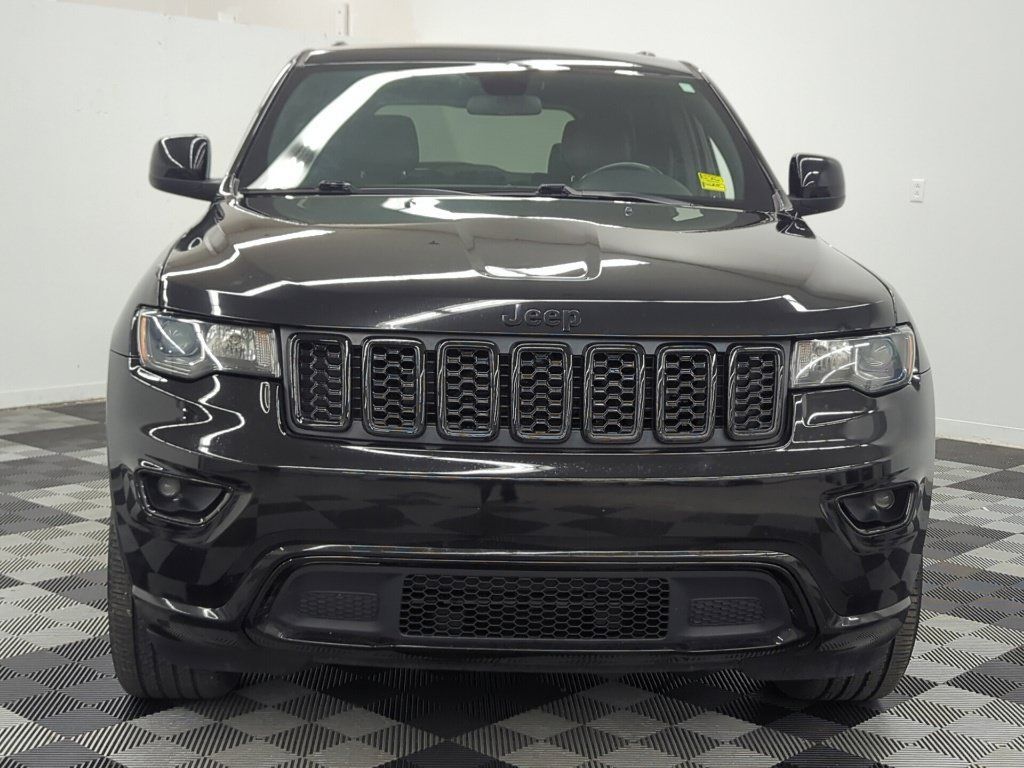 Used 2021 Jeep Grand Cherokee Laredo X AWD/4WD image 2