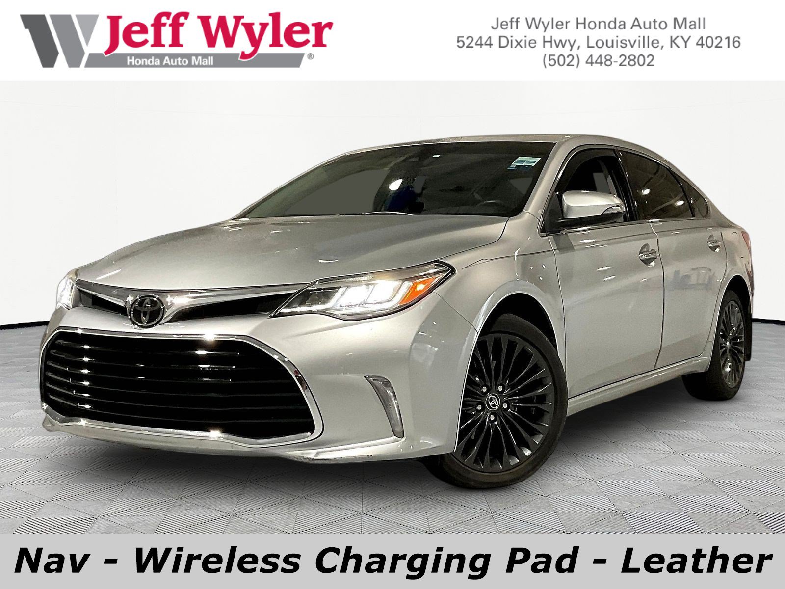 Used 2018 Toyota Avalon Touring FWD image 1