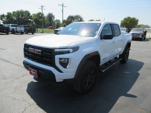 Certified 2025 GMC Canyon Elevation AWD/4WD image 11