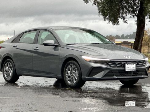 New 2026 Hyundai Elantra Blue image 2