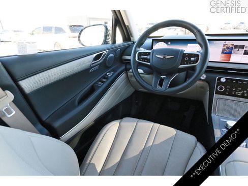 Used 2025 Genesis GV80 2.5T Advanced image 11