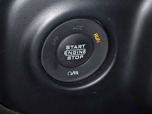 Used 2022 Jeep Gladiator Sport image 24