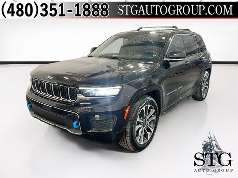 Used 2022 Jeep Grand Cherokee Overland w/ Luxury Tech Group IV AWD/4WD image 1