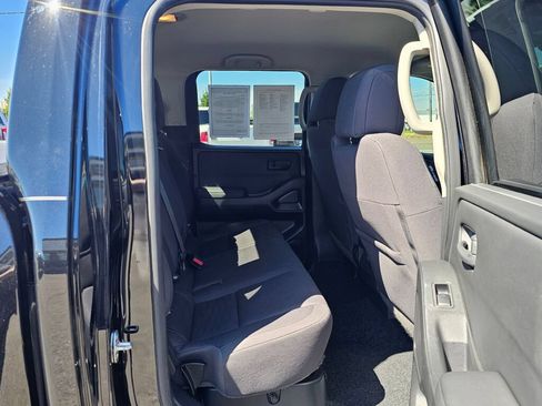 Used 2022 Nissan Frontier S AWD/4WD image 17