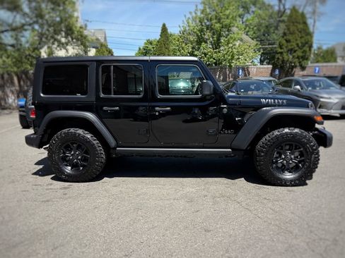 Used 2025 Jeep Wrangler Unlimited Sport AWD/4WD image 4