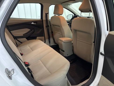 Used 2015 Ford Focus SE w/ Interior Protection Package FWD image 12