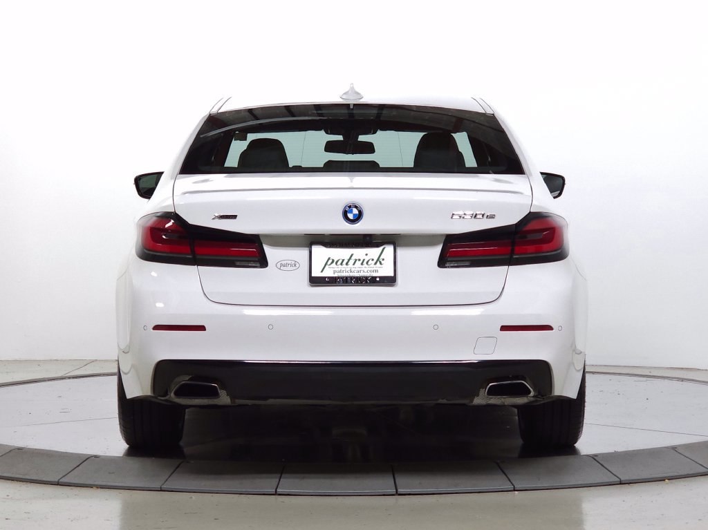 Used 2023 BMW 530e xDrive w/ Premium Package AWD/4WD image 6