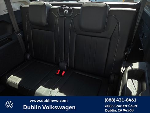 Certified 2023 Volkswagen Tiguan SE FWD image 22
