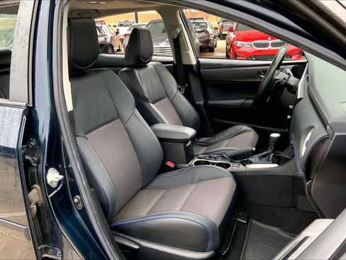 Used 2018 Toyota Corolla SE w/ SE Premium Package image 9