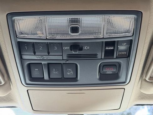 Used 2014 Toyota 4Runner Limited AWD/4WD image 18