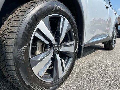 Used 2022 Nissan Rogue SL w/ SL Premium Package FWD image 11