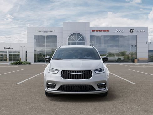New 2026 Chrysler Pacifica Limited AWD/4WD image 6