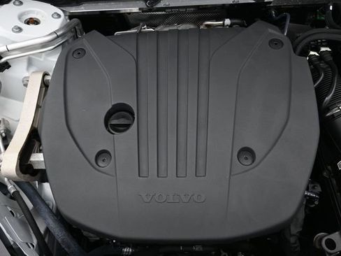 Used 2023 Volvo XC60 B5 Plus w/ Climate Package image 35