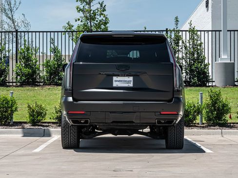 Used 2026 Cadillac Escalade ESV Platinum Sport w/ LPO, ONYX Package AWD/4WD image 8