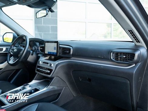 Used 2024 Ford Explorer XLT w/ Equipment Group 202A image 17
