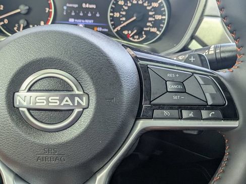 Used 2025 Nissan Altima 2.5 SR FWD image 17