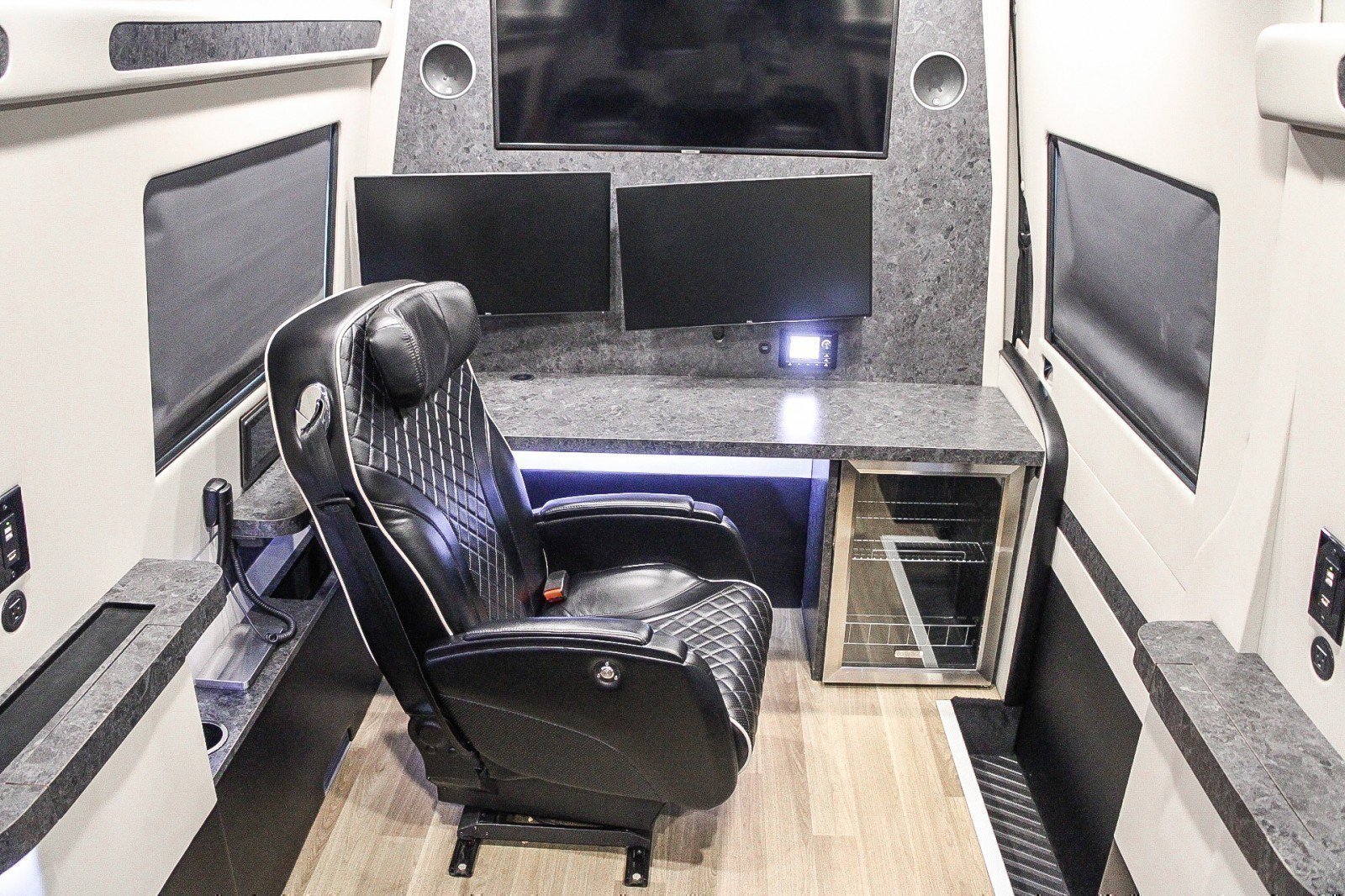 Used 2017 Mercedes-Benz Sprinter 3500 image 14
