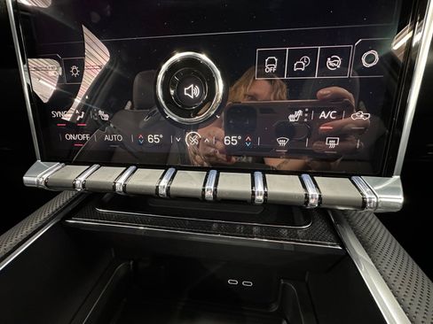 New 2026 GMC Sierra EV Elevation image 20