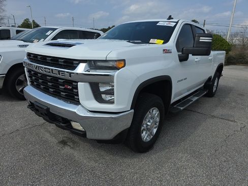 Used 2022 Chevrolet Silverado 2500 LT w/ Convenience Package image 3
