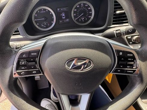 Used 2018 Hyundai Sonata SE w/ Cargo Package FWD image 13
