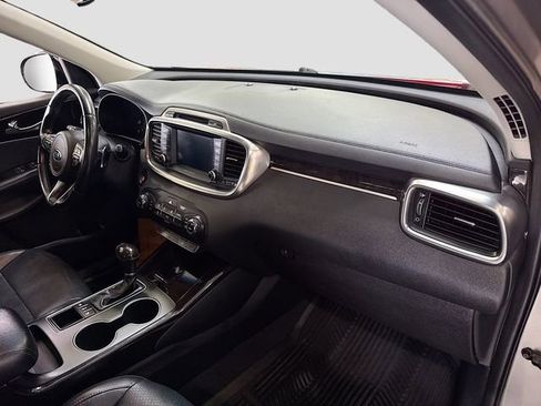 Used 2017 Kia Sorento EX image 29