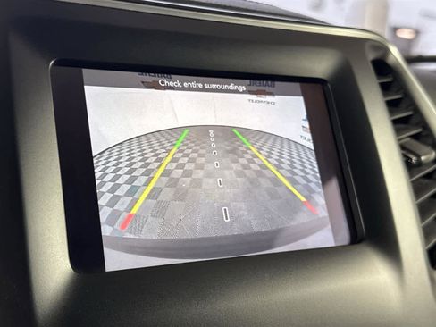 Used 2019 Jeep Cherokee Latitude Plus w/ Cold Weather Group image 18