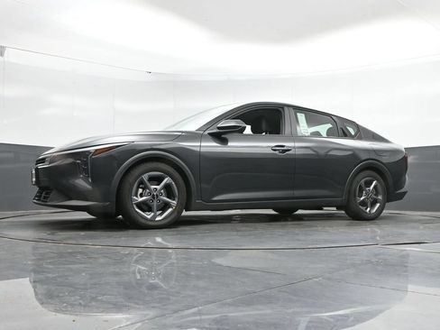 Used 2025 Kia K4 FWD image 44