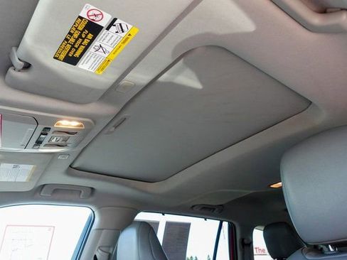 Certified 2023 Toyota Highlander XLE image 34